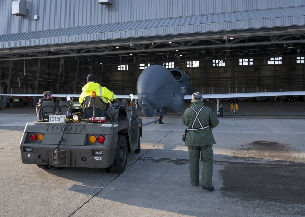 First RQ-4B Global Hawk arrives to Japan