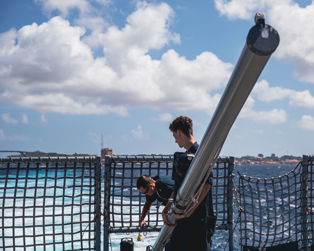 USS Billings Departs Willemstad, Curaçao