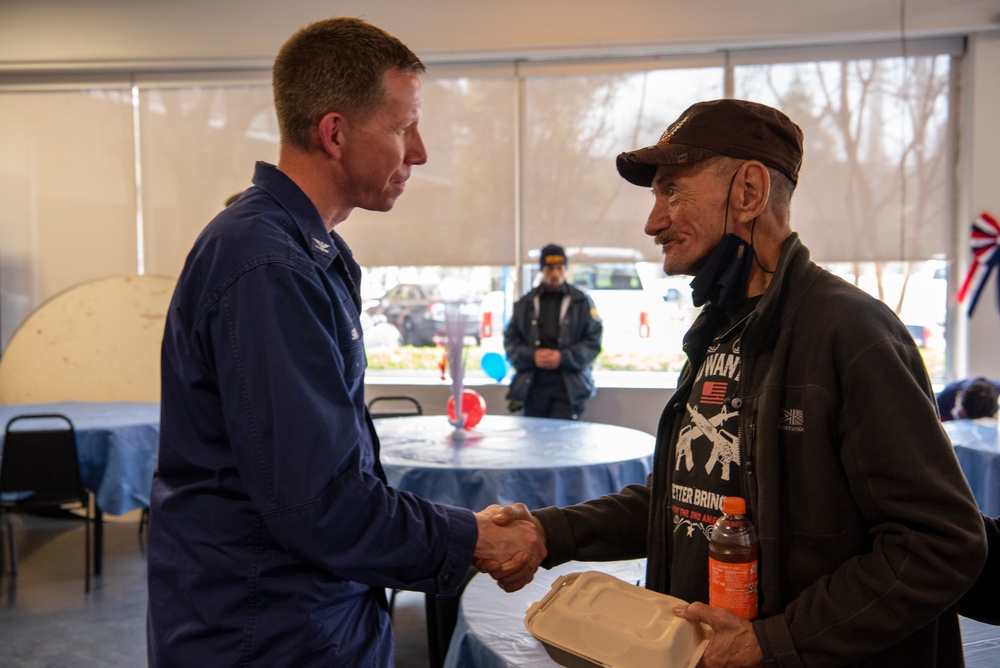 Coast Guard volunteers at veteran's home in Houston, Texas