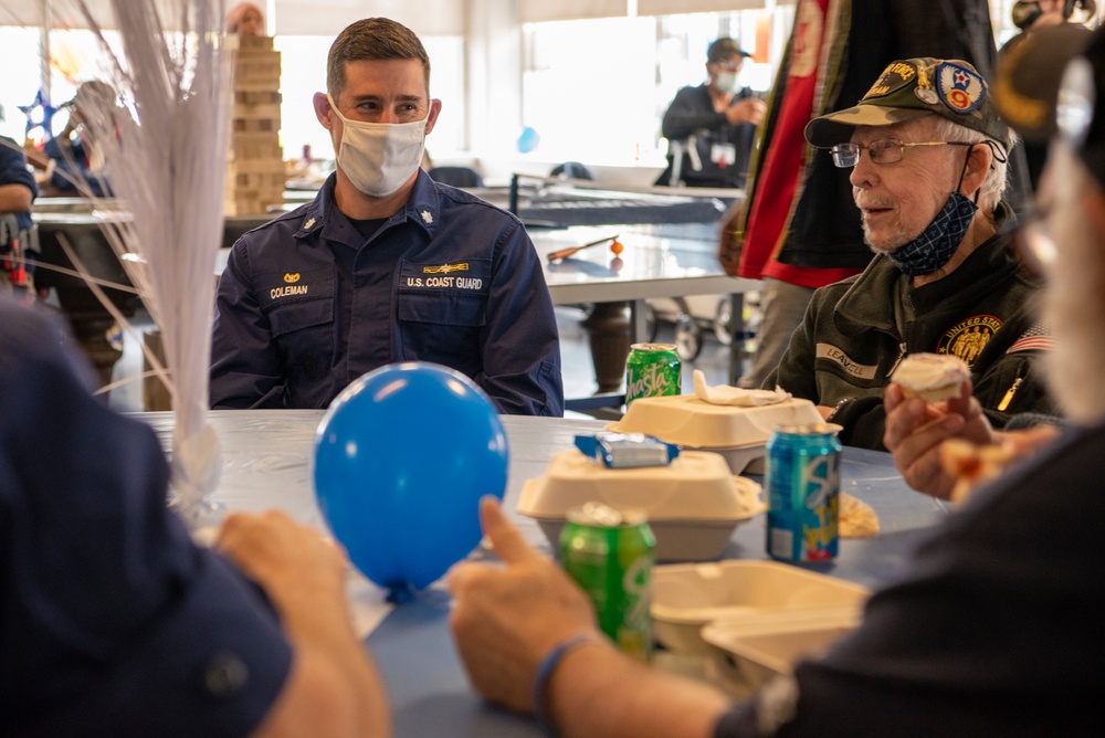 Coast Guard volunteers at veteran's home in Houston, Texas