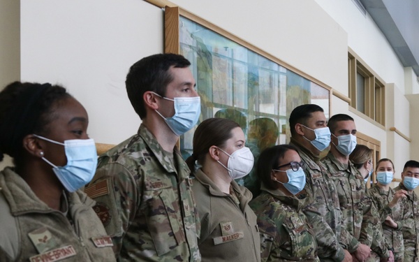 U.S. Air Force Lt. Gen. Kirk Pierce visits the University of Rochester Medical Center