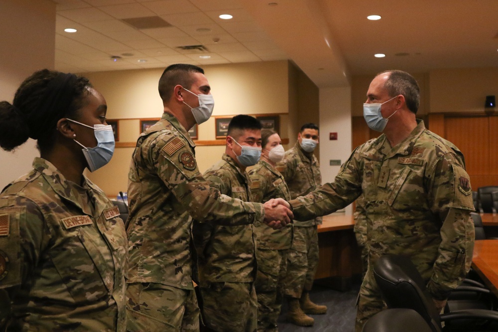 U.S. Air Force Lt. Gen. Kirk Pierce visits the University of Rochester Medical Center