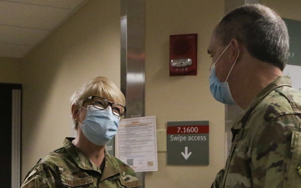 U.S. Air Force Lt. Gen. Kirk Pierce visits the University of Rochester Medical Center