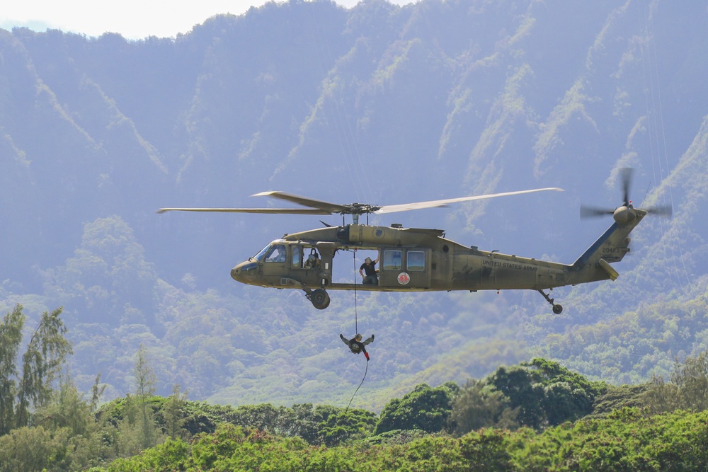 Hawaii Army National Guard Soldiers Conduct Realistic Urban Training Exercise with Marines