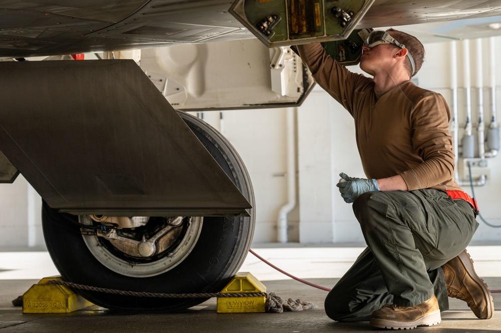 90th AMU keeps Raptors roaring at JBER