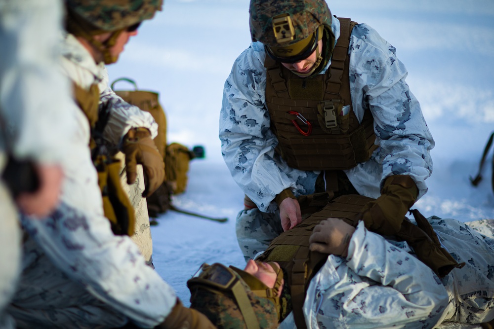 U.S. Marines Shoot Machine Guns