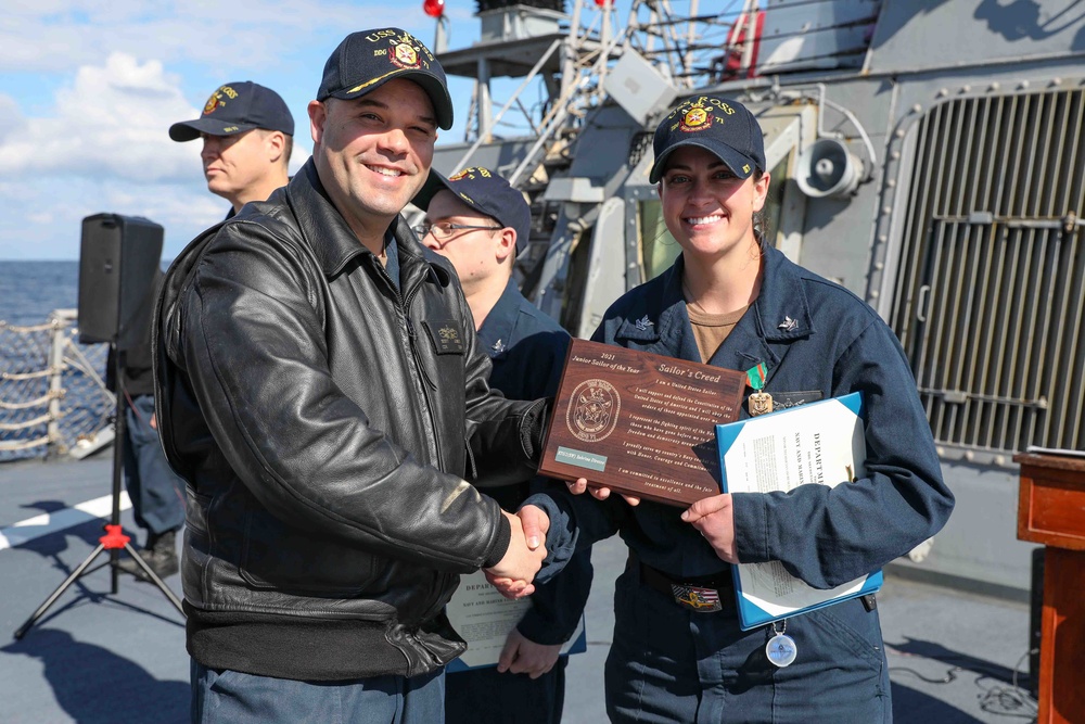 USS Ross Sailors receive awards and meritorious advancements