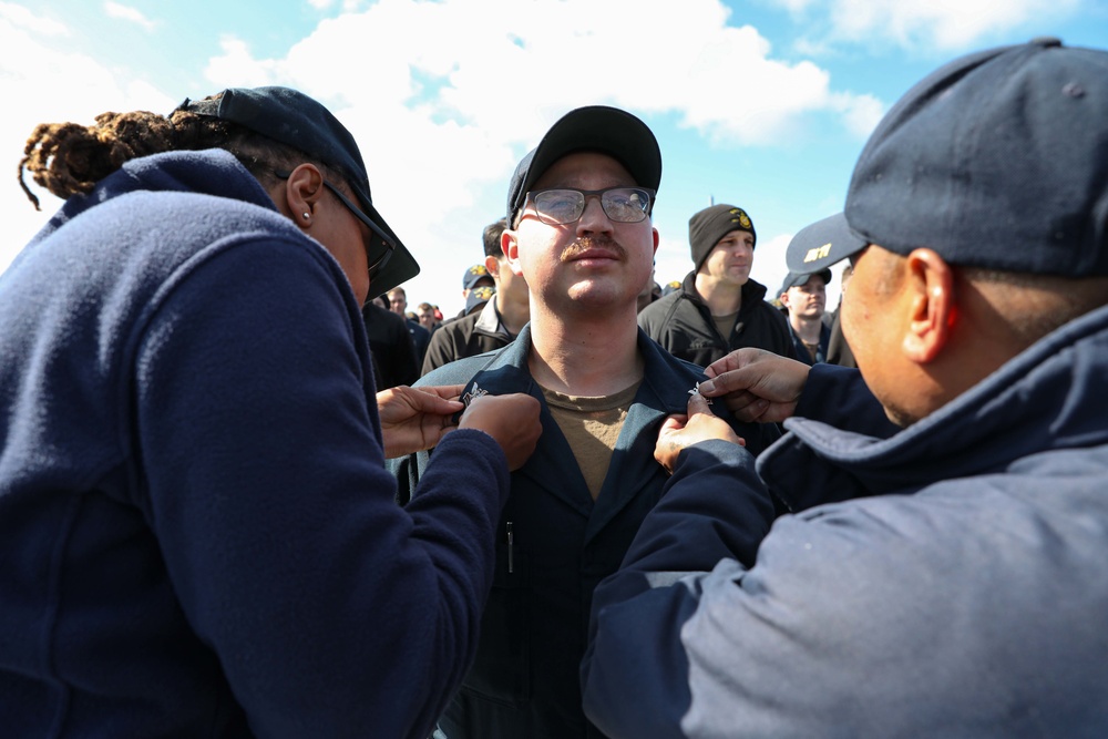 USS Ross Sailors receive awards and meritorious advancements