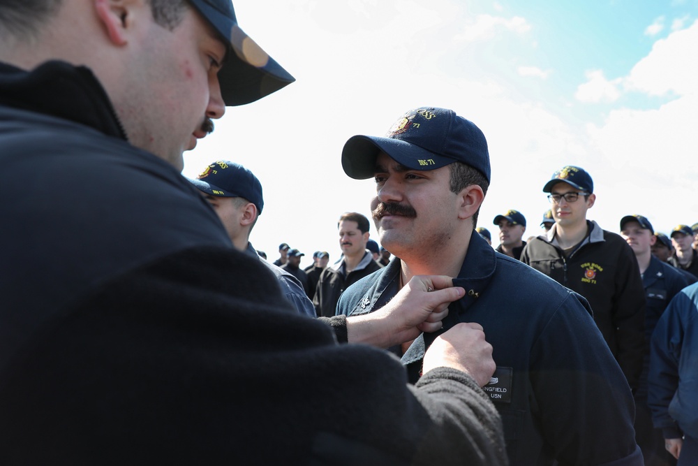 USS Ross Sailors receive awards and meritorious advancements