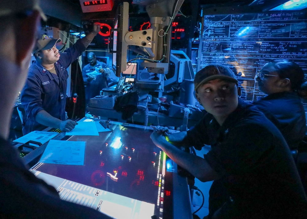 Sailors Conduct Exercise in Combat Information Center