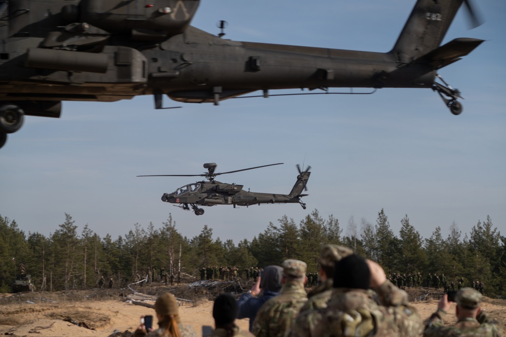 Latvian Armed Forces host media day