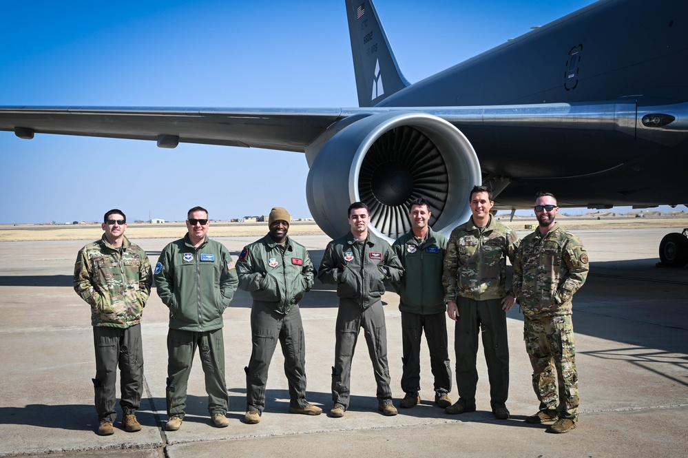 Creech AFB sensor operators experience KC-46 air refueling