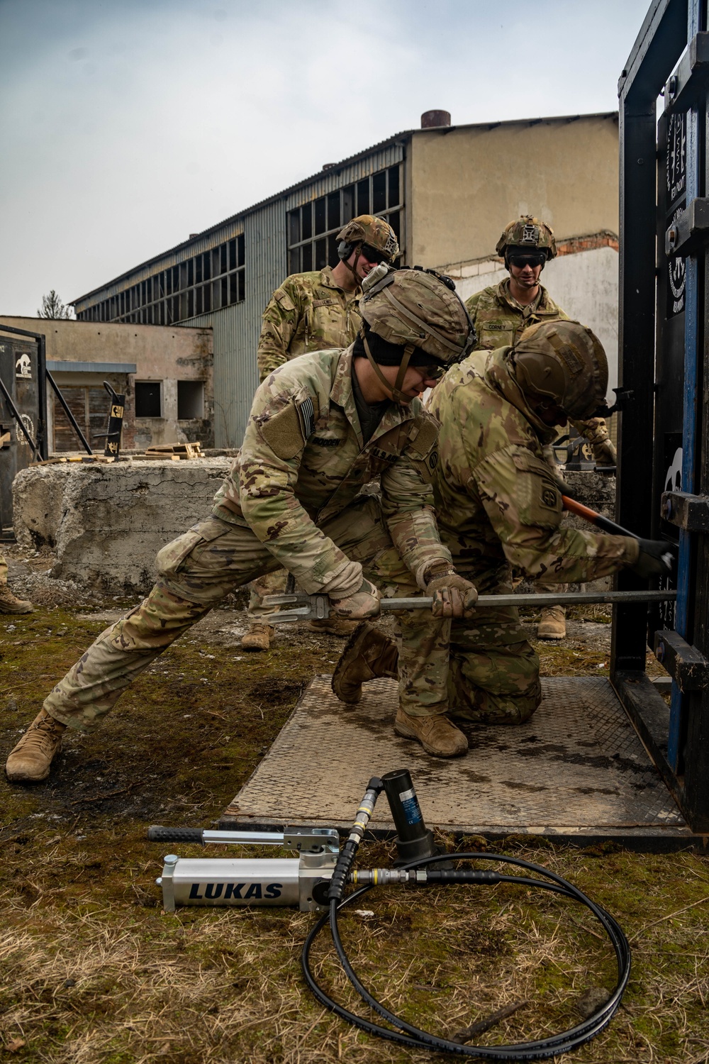 U.S., Polish Allies take part in mechanical breaching training event