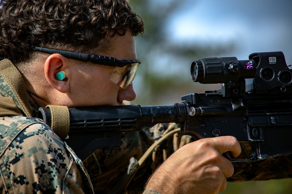 III MEF RECON and Army Special Forces Train Together