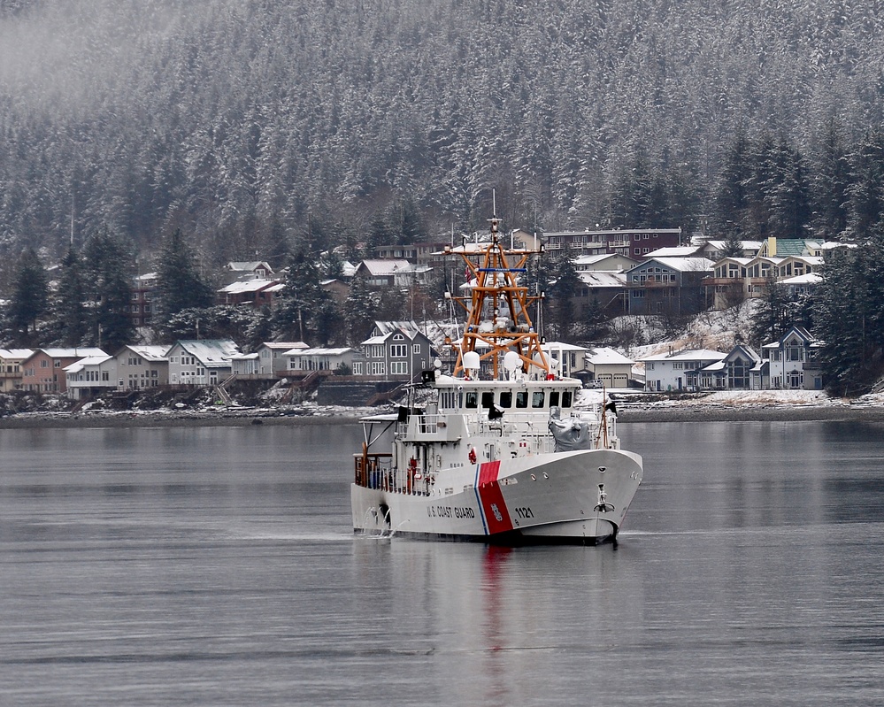 USCGC John McCormick supports AE22 DV Day