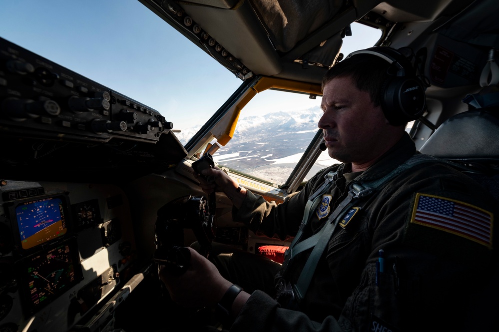 97th ARS refuels 180th Fighter Wing during AE22