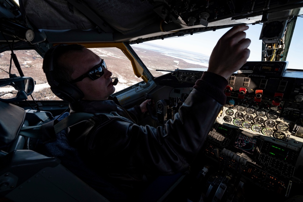 97th ARS refuels 180th Fighter Wing during AE22