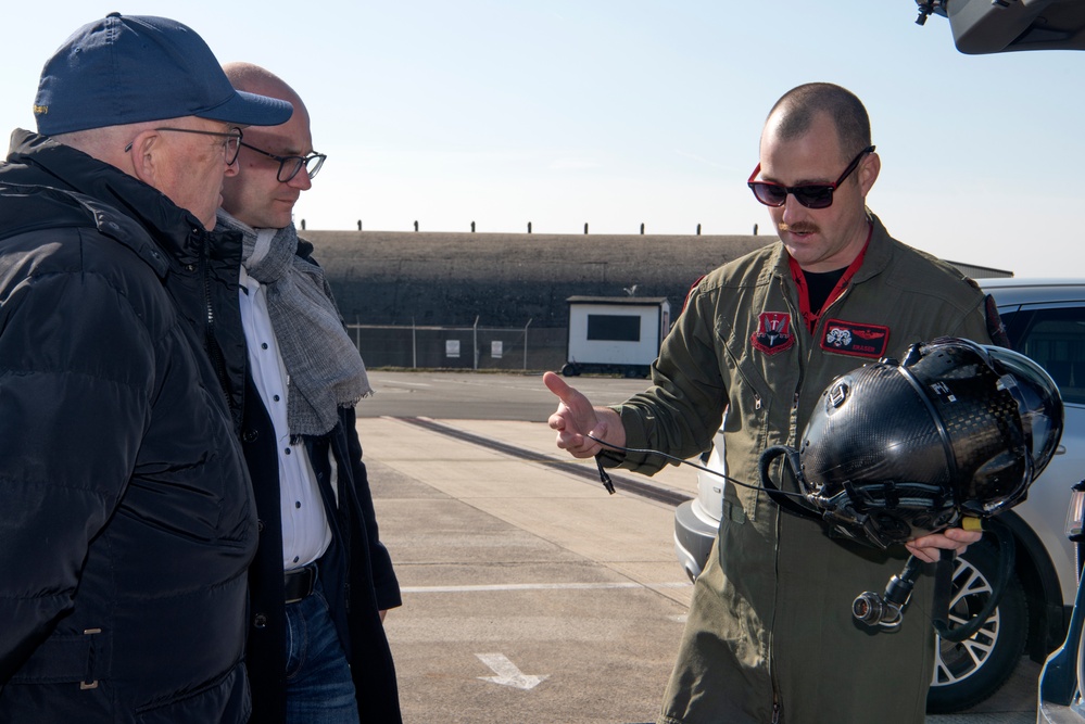 Wing invites key leaders to view F-35, F-16 aircraft