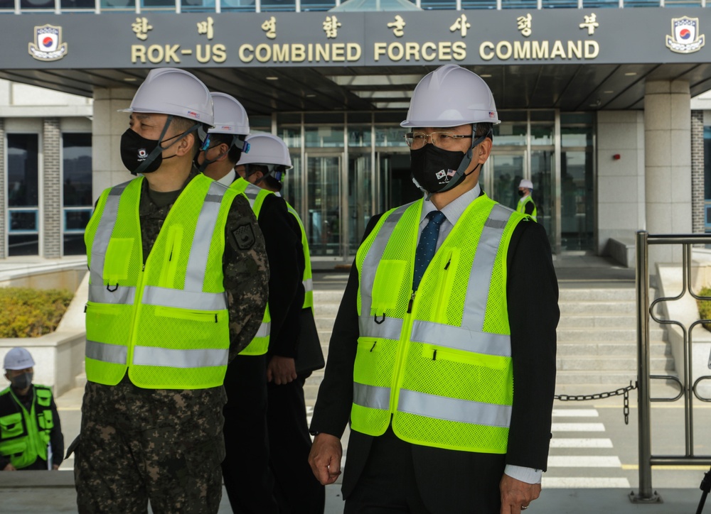 DVIDS - Images - U.S. And ROK Committed To Maintaining Ironclad ...