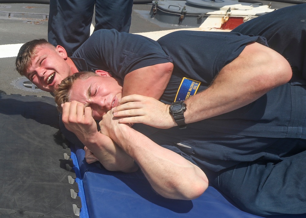 Sailors Conduct VBSS Training on Higgins
