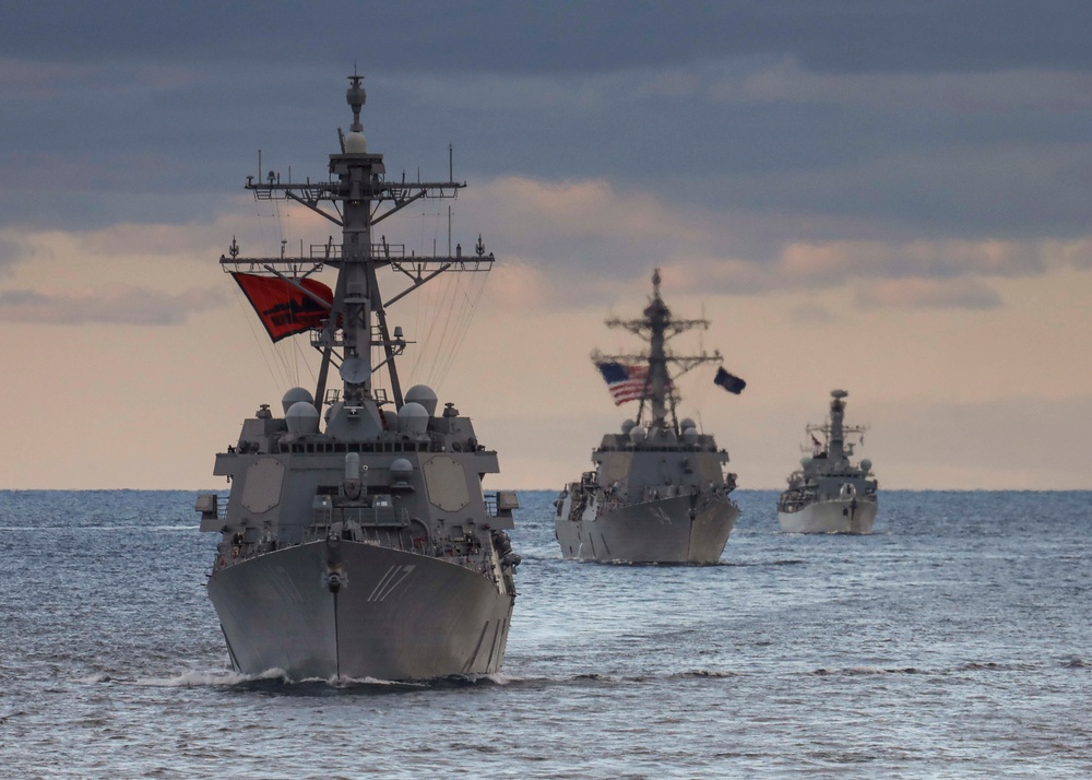 USS Porter (DDG 78) In Formation