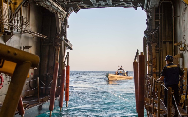 USS Milwaukee Conducts SAR Drill