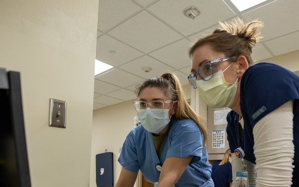 U.S. Army Medical Team Conducts Final Day of Clinical Operations at Minneapolis Hospital