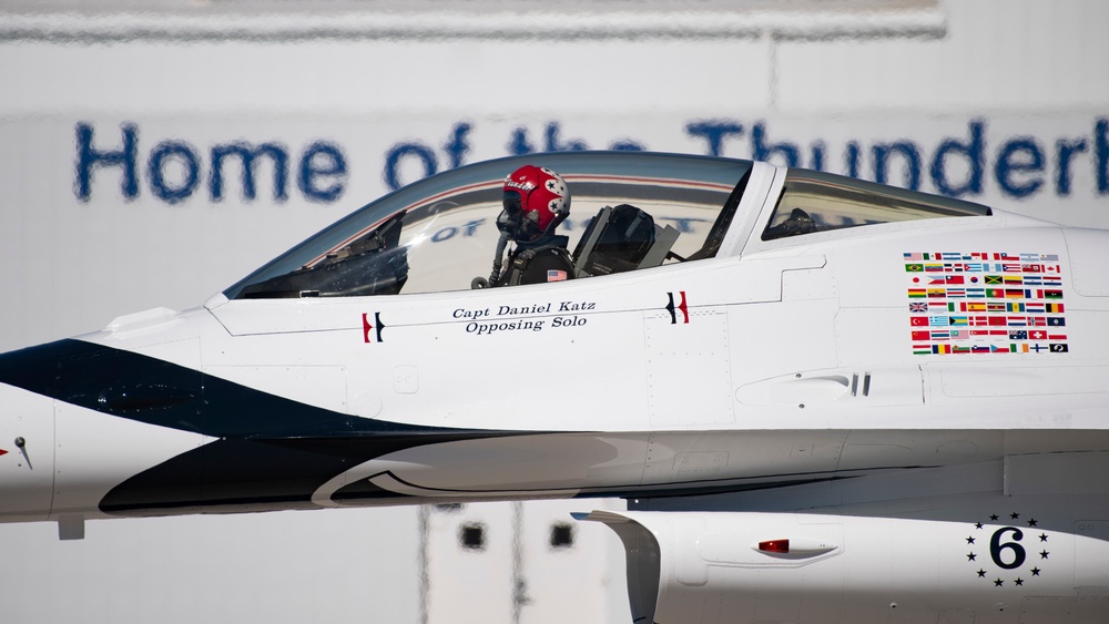 DVIDS - Images - Thunderbirds Perform For COMACC Certification [Image 5 ...