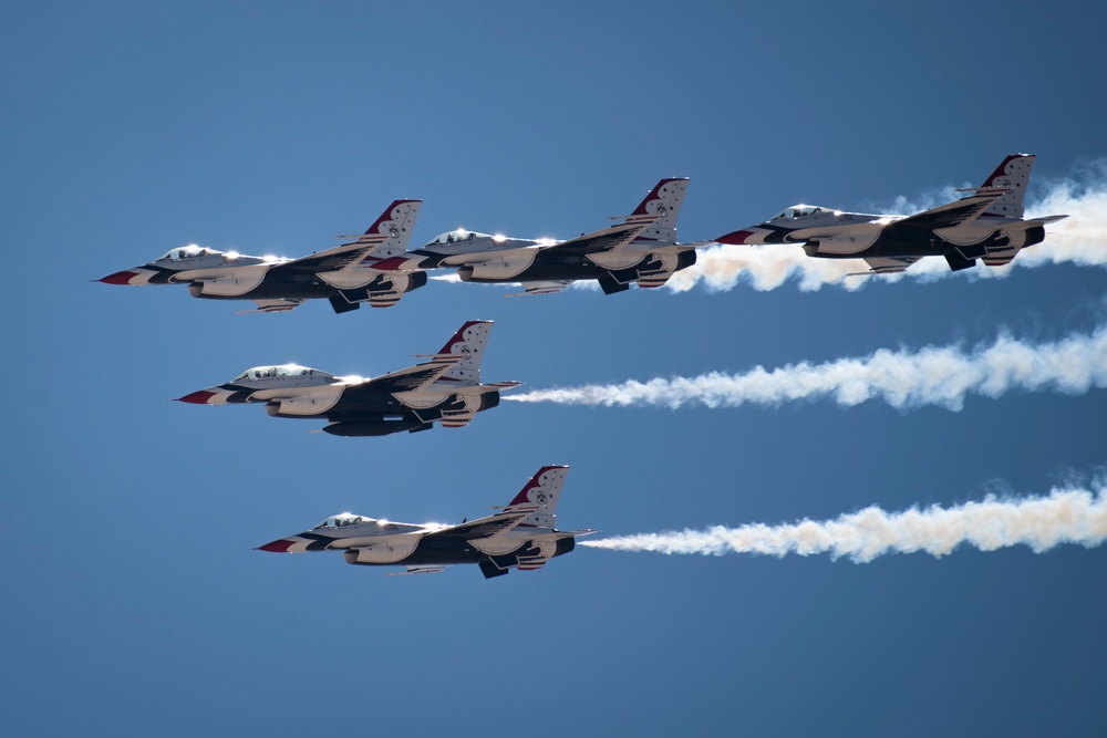 Thunderbirds perform for COMACC certification