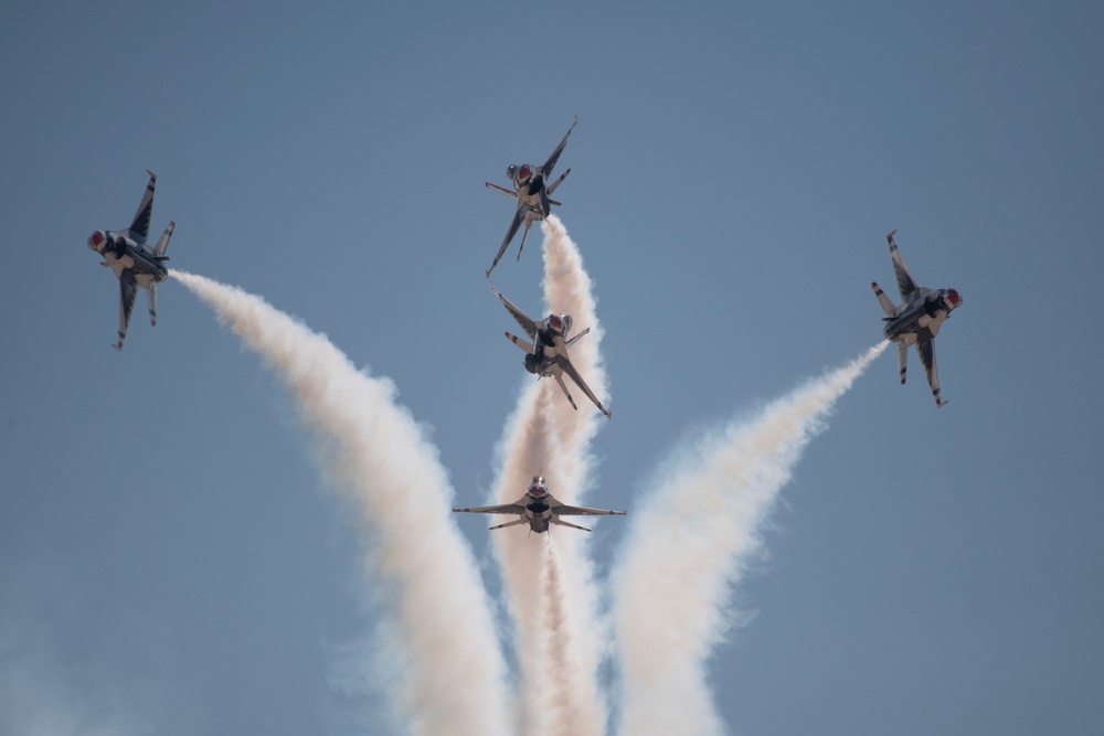 Thunderbirds perform for COMACC certification