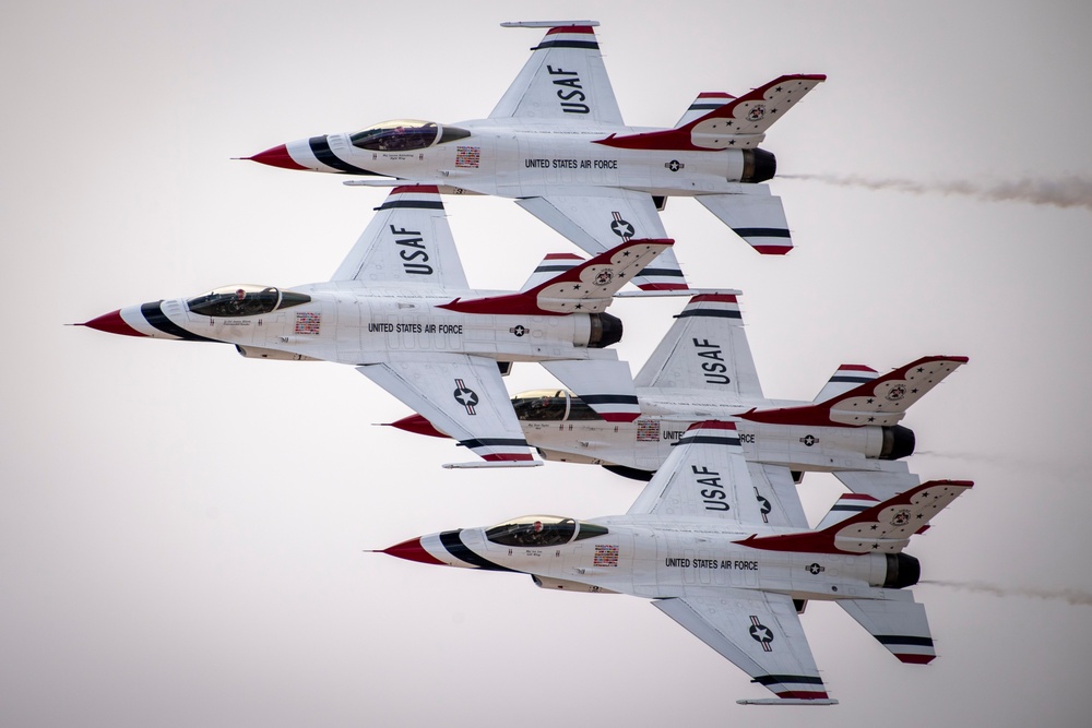 DVIDS - Images - Thunderbirds Perform For COMACC Certification [Image ...