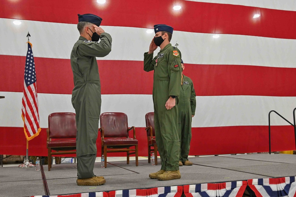 550th Fighter Squadron Changes Hands