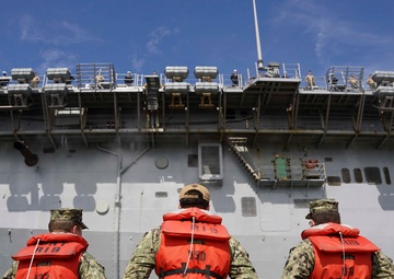Elements of Kearsarge ARG and 22nd MEU Deploy