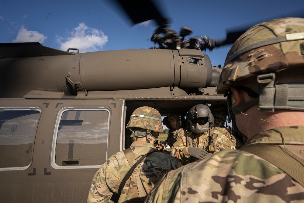 Washington Army National Guard Soldiers fly first class during state Best Warrior Competition