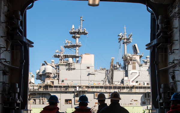 USS Anchorage departs from Naval Base San Diego