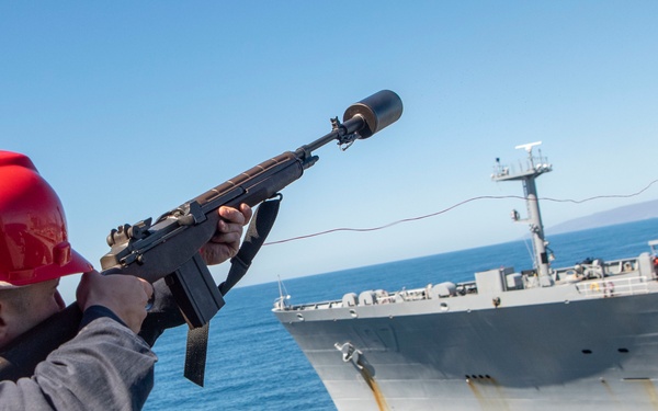 USS Anchorage conducts RAS with USNS Pecos