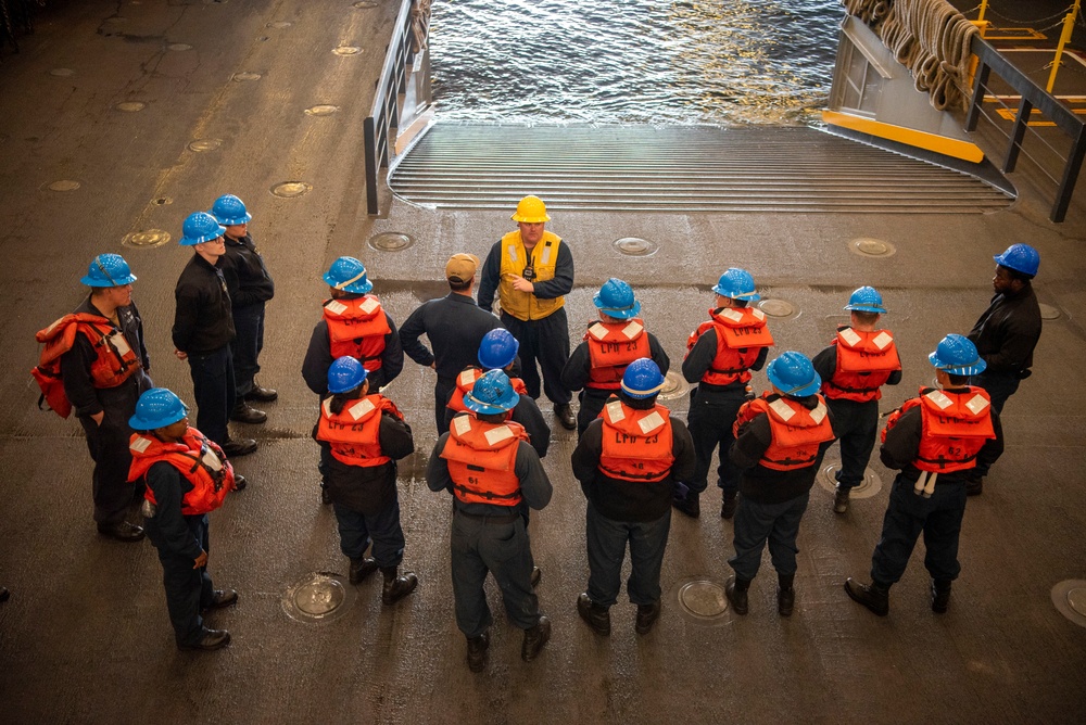 USS Anchorage ACV Operations