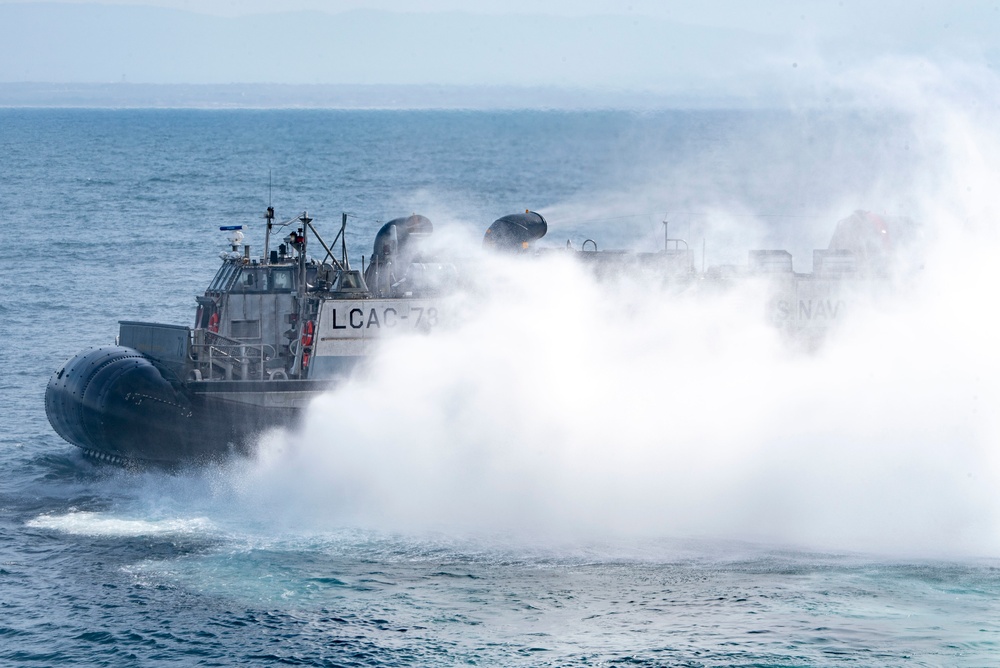 USS Anchorage LCAC Operations