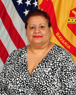 USAG Bavaria recognizes DHR employee for stellar job performance, dedication