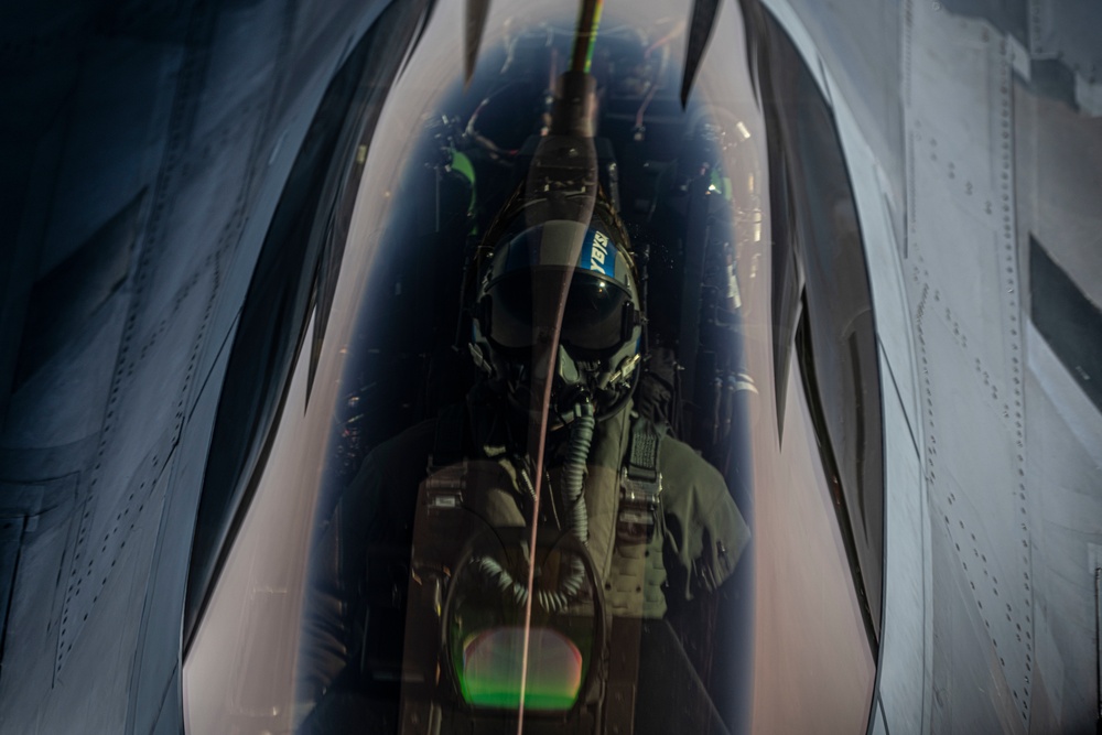 KC-135 refuels aircraft during NOBLE DEFENDER