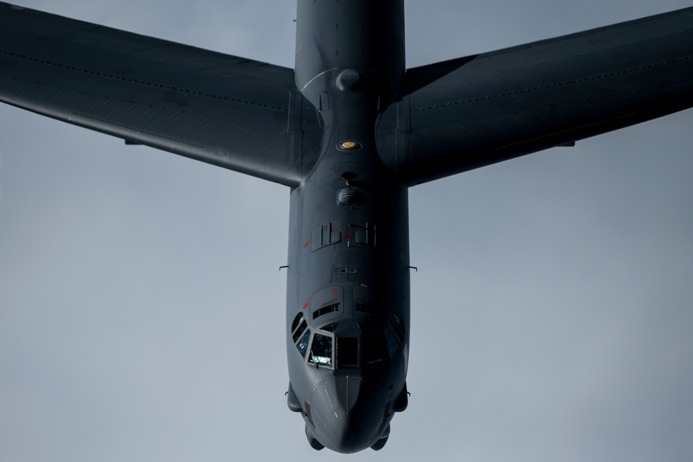 KC-135 refuels aircraft during NOBLE DEFENDER