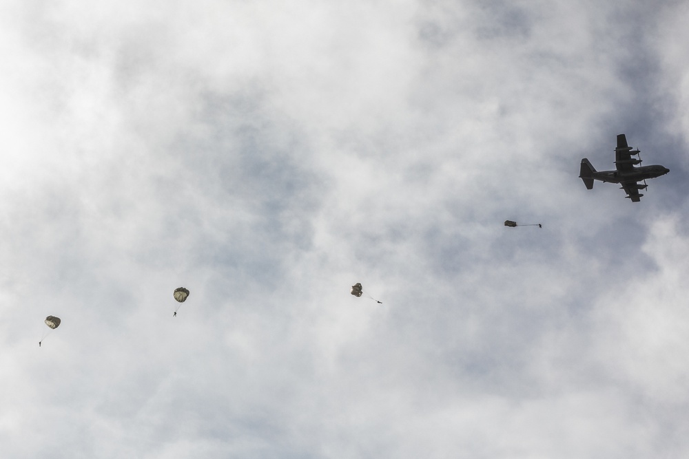 SOCEUR and SOCAF Members Conduct Airborne Training