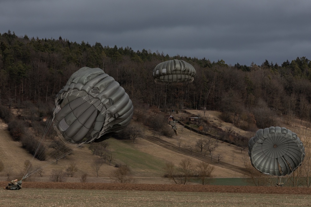 SOCEUR and SOCAF Members Conduct Airborne Training