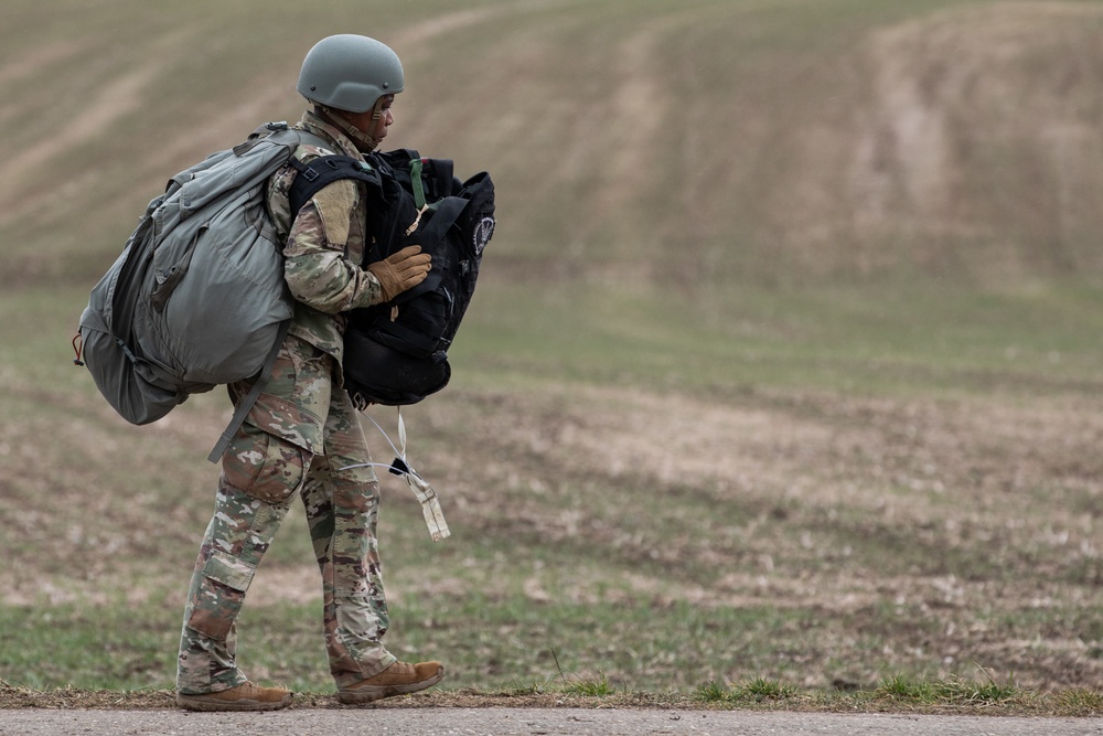 SOCEUR and SOCAF Members Conduct Airborne Training