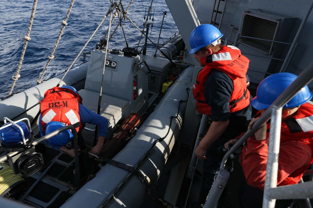 Mobile Bay conducts small boat operations