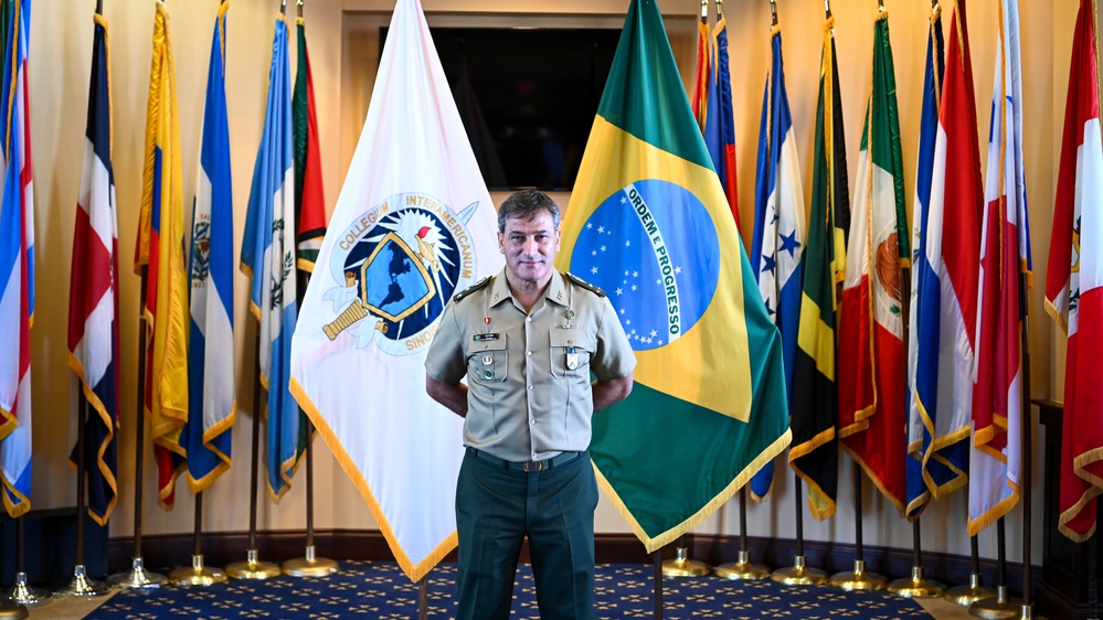 Escola Superior de Guerra Senior Commission Visits the IADC