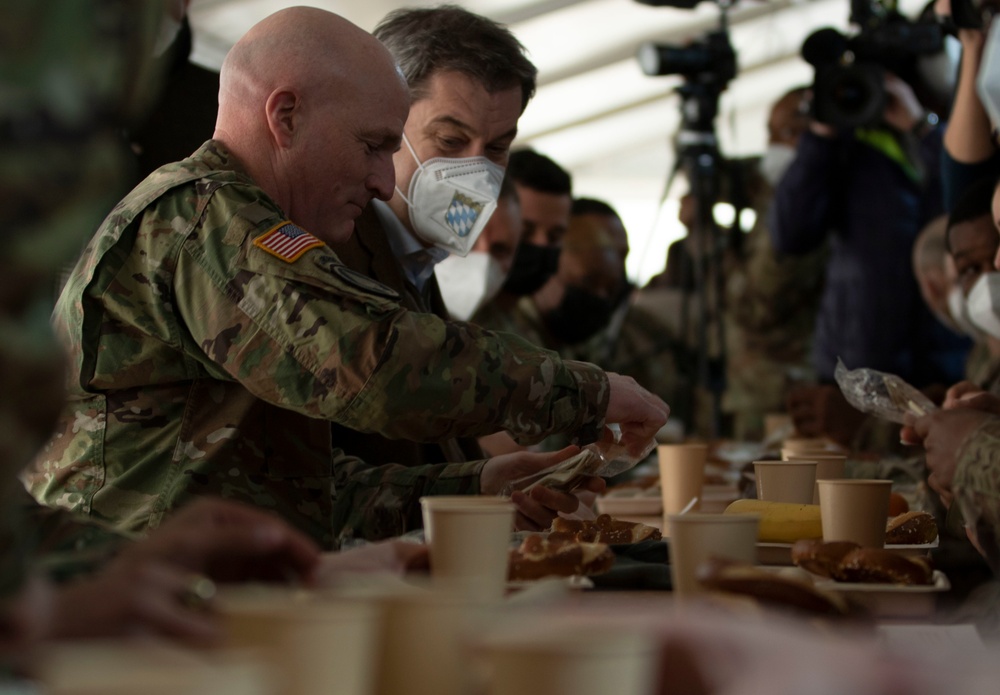 The Minister president of Bavaria Welcomes 3rd Infantry Division Soldiers to Grafenwoehr Training Area