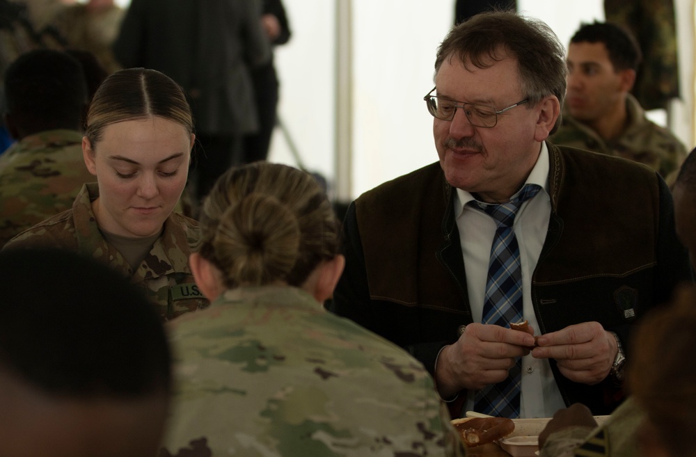 The Minister president of Bavaria Welcomes 3rd Infantry Division Soldiers to Grafenwoehr Training Area