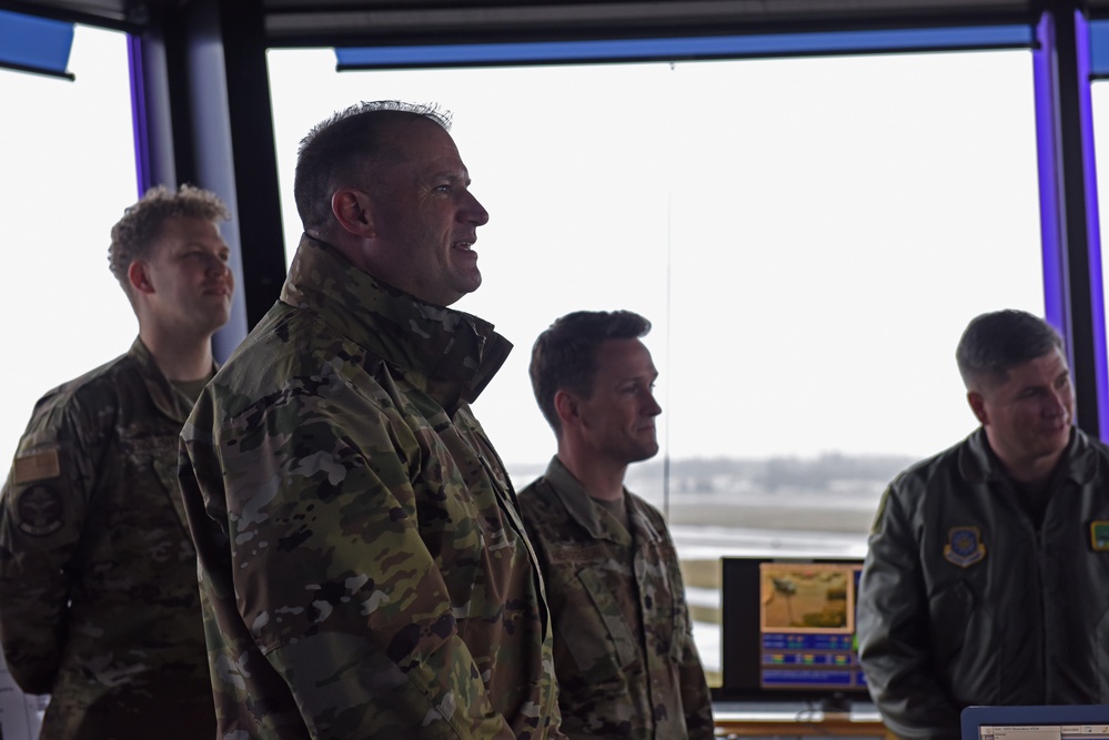 18th AF commander, command chief visit Team McChord