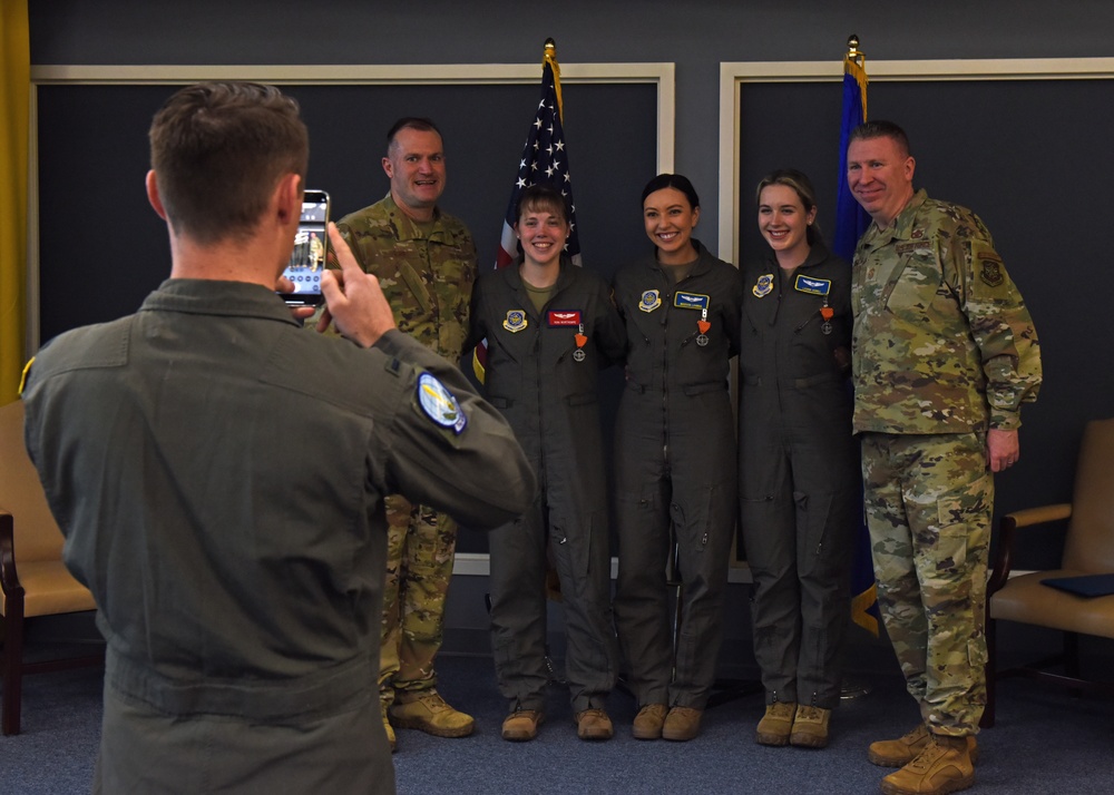 18th AF commander, command chief visit Team McChord